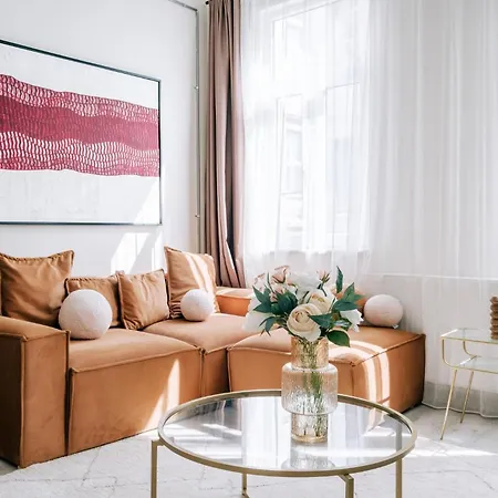 Boutique Living Steps From Galata Tower